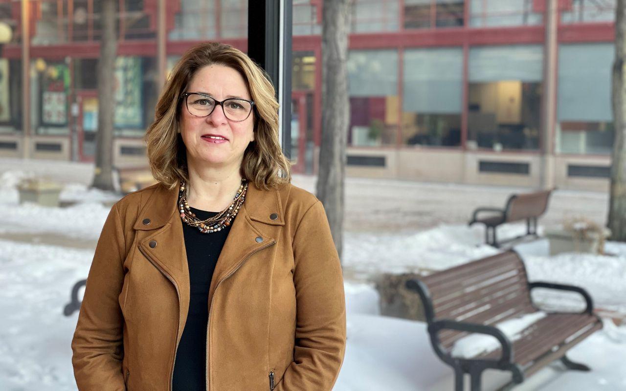 Bousquet Holstein attorney Susan Katzoff, poses for a picture as the 2023 Distinguished Lawyer Honoree for the Onondaga County Bar Association.